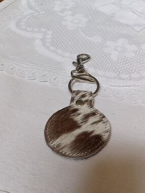 Cowhide Round Keychain HOH Silver Hardware